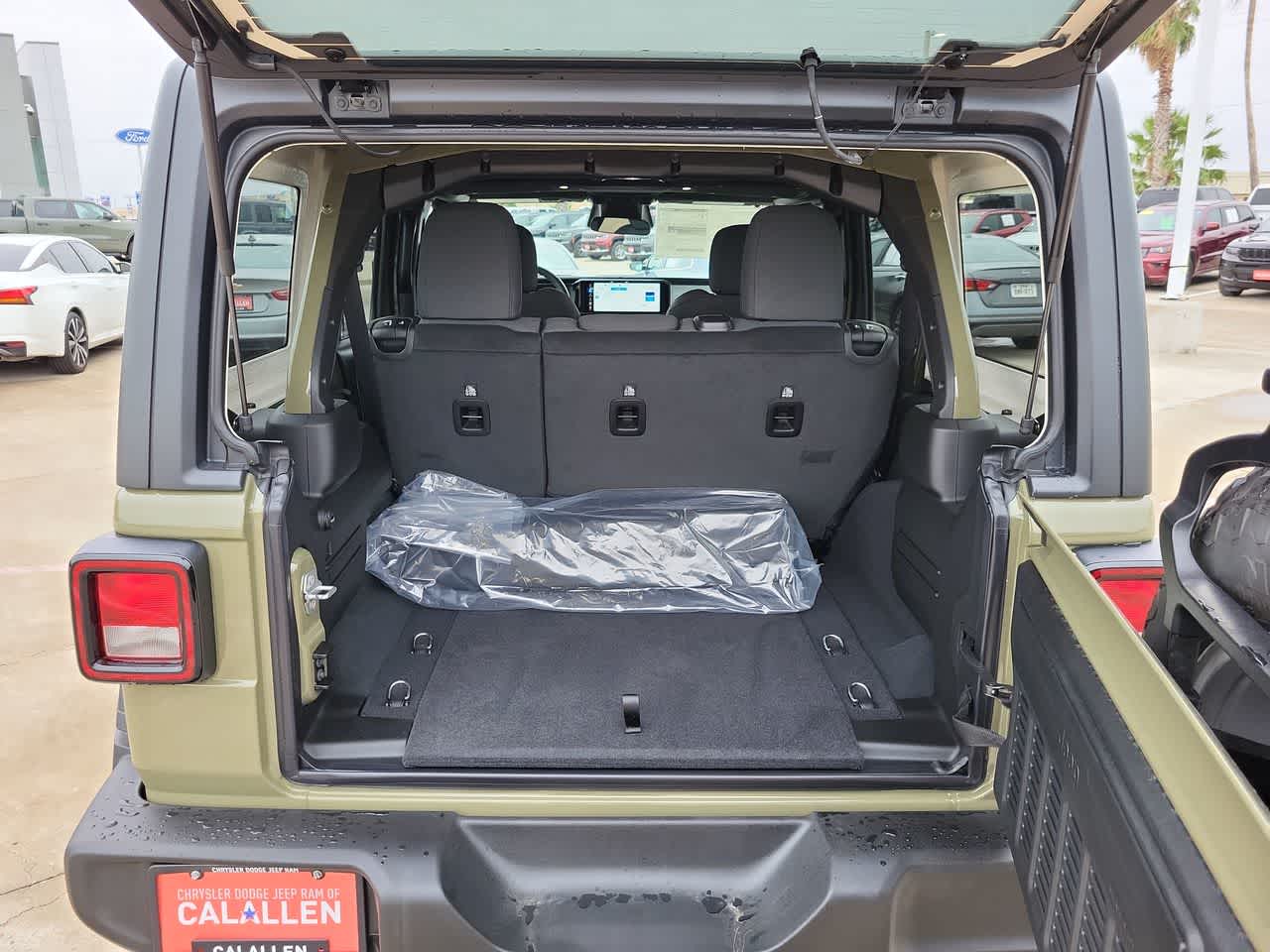 Thumbnail: 2026 Jeep Wrangler - 27