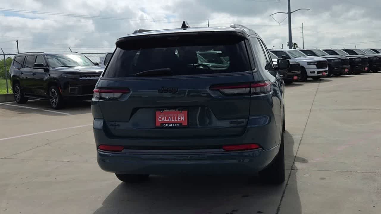 Thumbnail: 2026 Jeep Grand Cherokee - 7