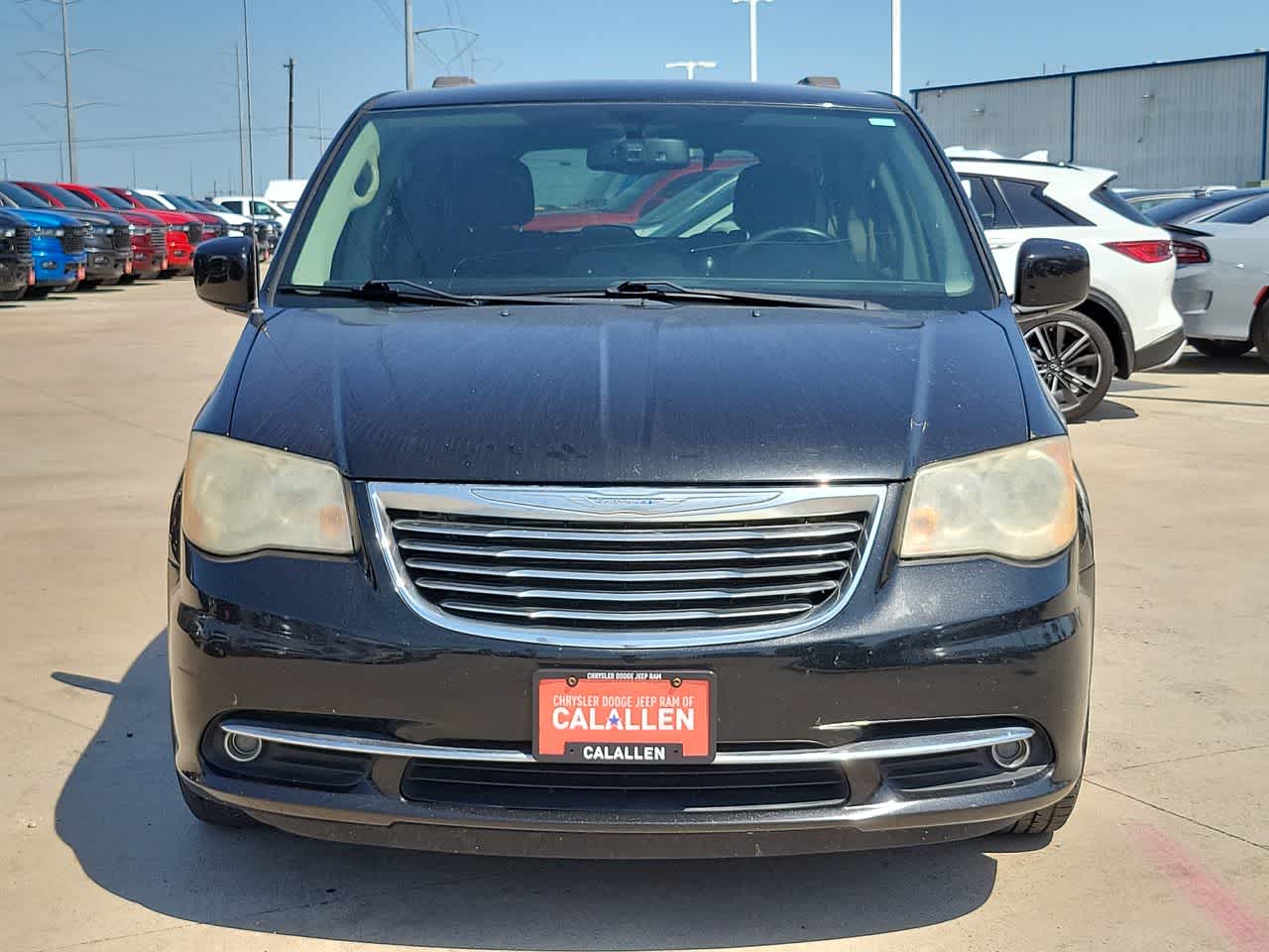 Thumbnail: 2014 Chrysler Town & Country - 14