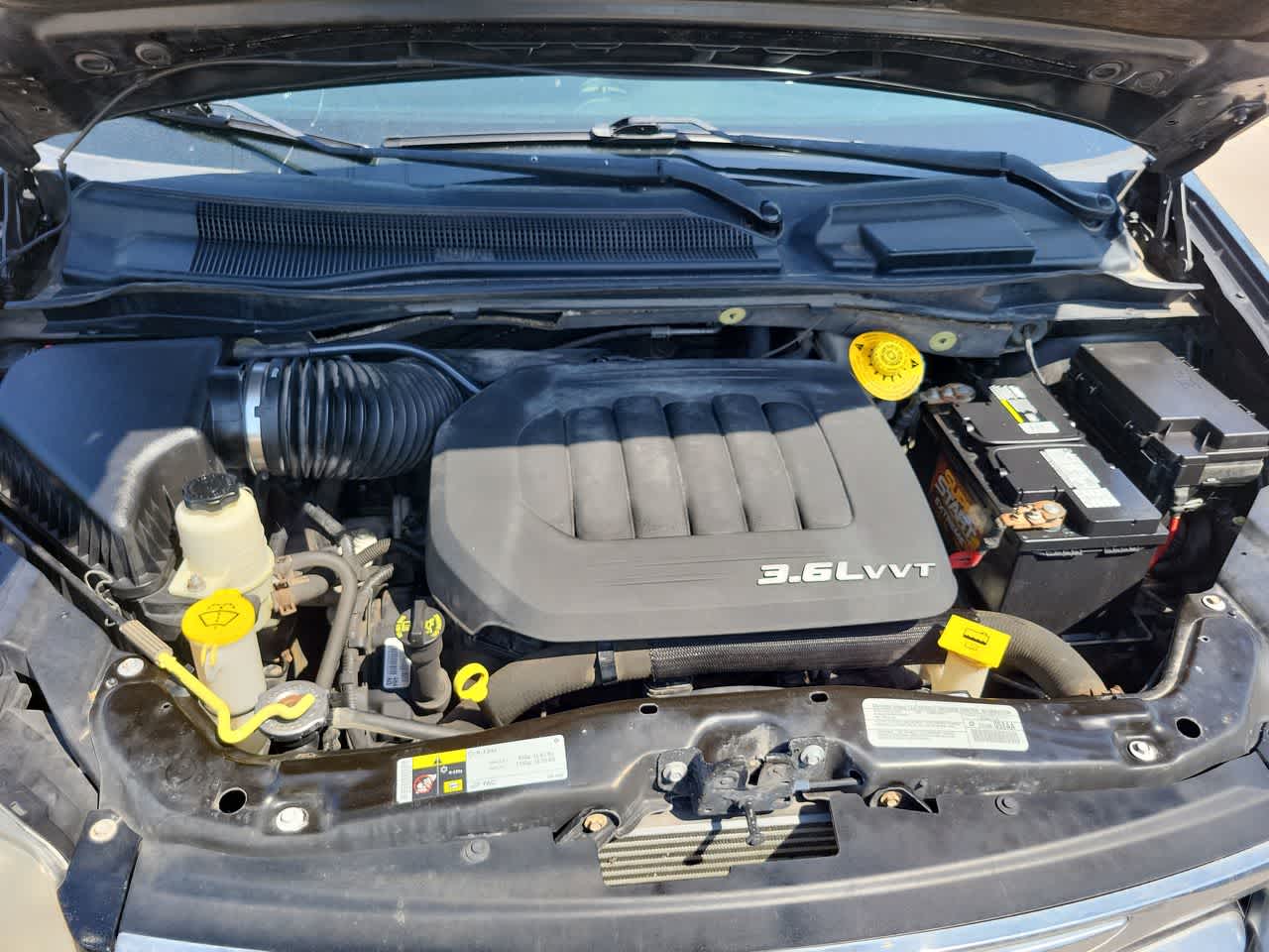 Thumbnail: 2014 Chrysler Town & Country - 17