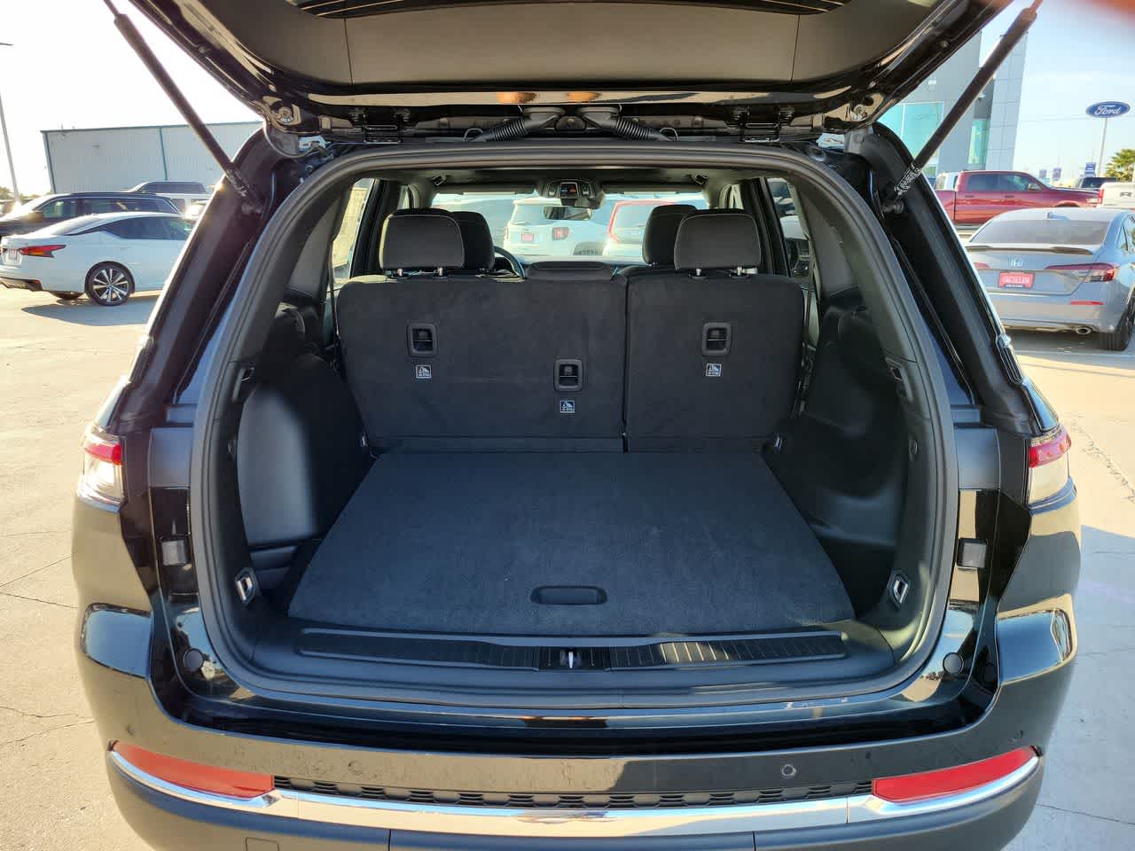 Thumbnail: 2025 Jeep Grand Cherokee - 27