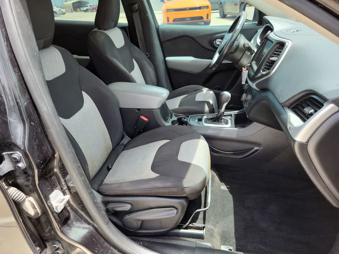 Thumbnail: 2014 Jeep Cherokee - 22