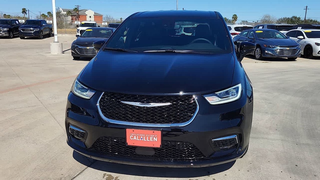 New 2026 Chrysler Pacifica SELECT Passenger Van