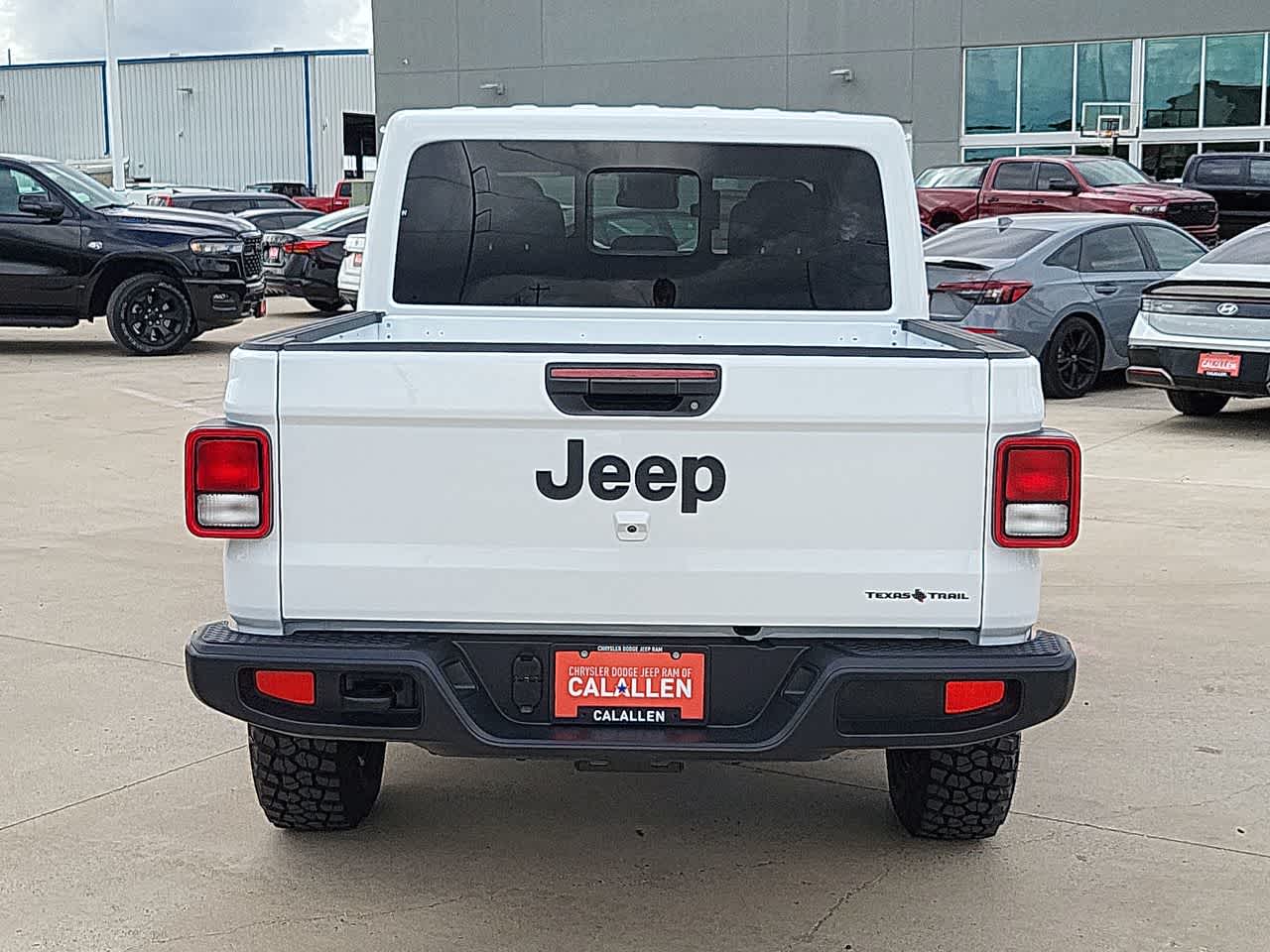 Thumbnail: 2025 Jeep Gladiator - 13