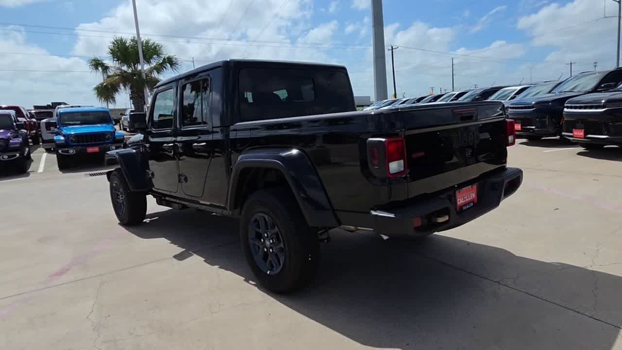 Thumbnail: 2026 Jeep Gladiator - 6