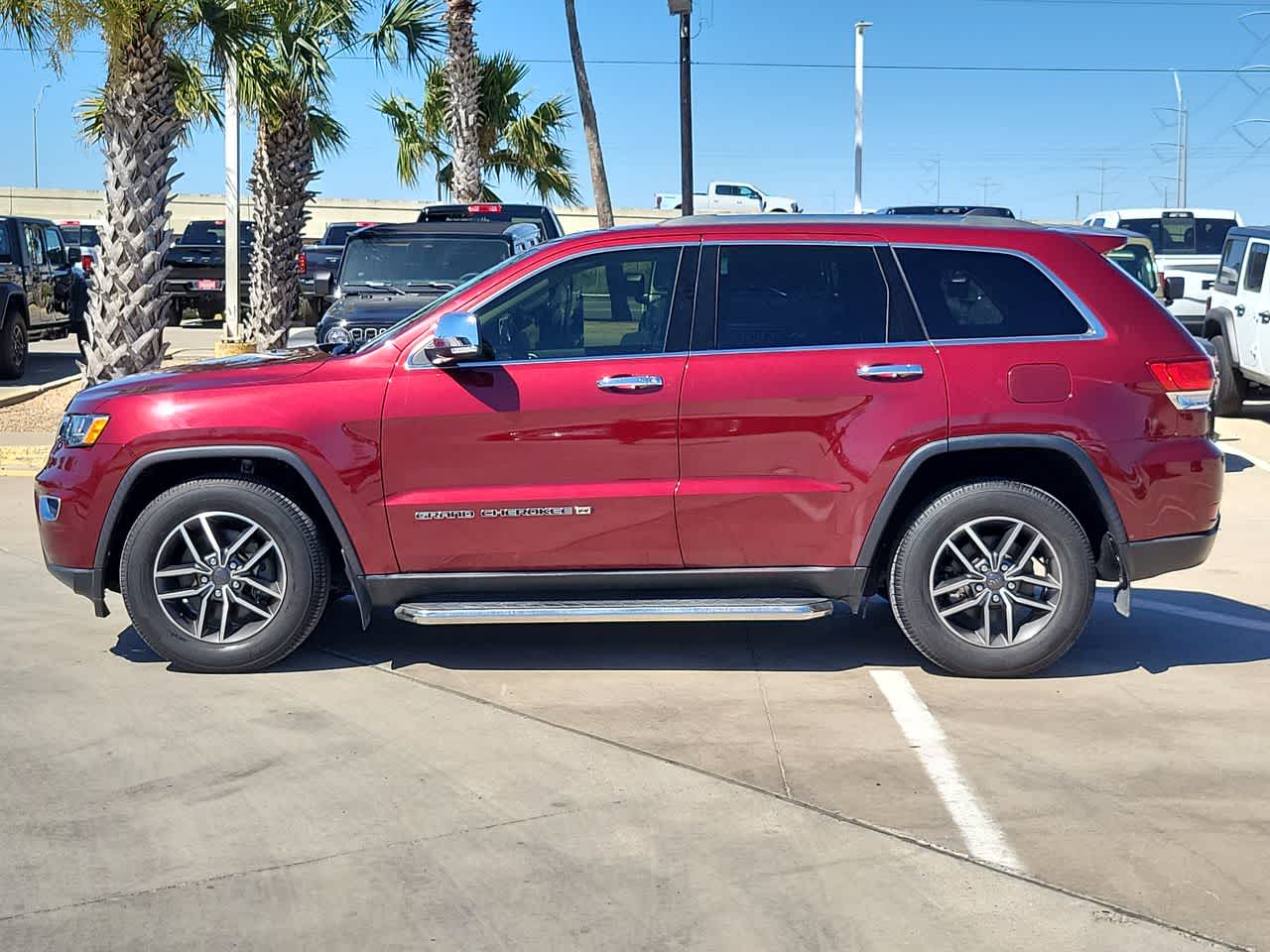 Thumbnail: 2022 Jeep Grand Cherokee - 11