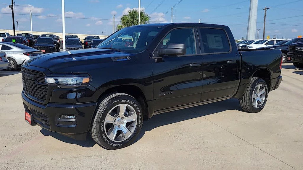 New 2025 Ram 1500 TRADESMAN CREW CAB 4X2 5'7 BOX Pickup