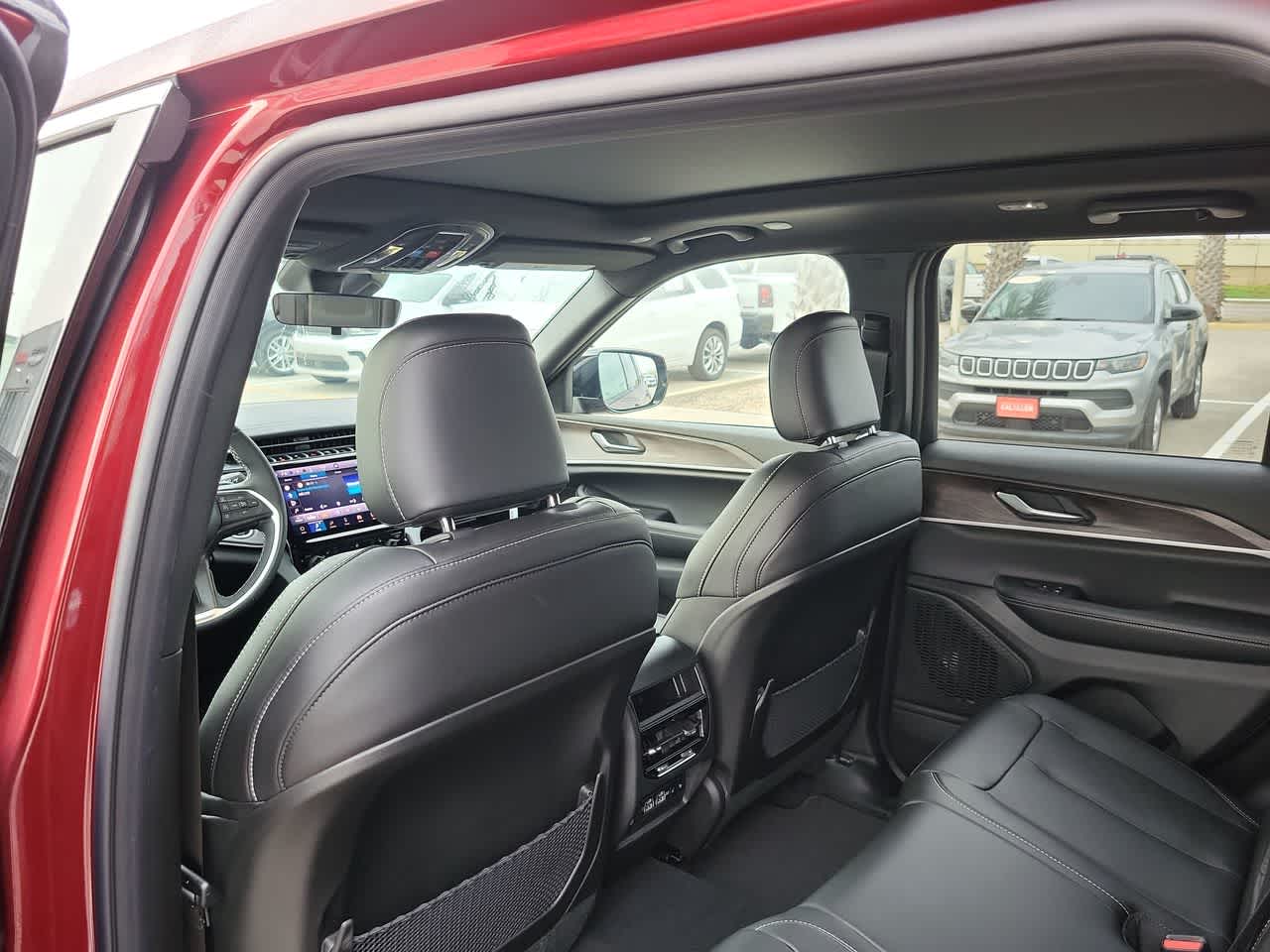 Thumbnail: 2025 Jeep Grand Cherokee - 20