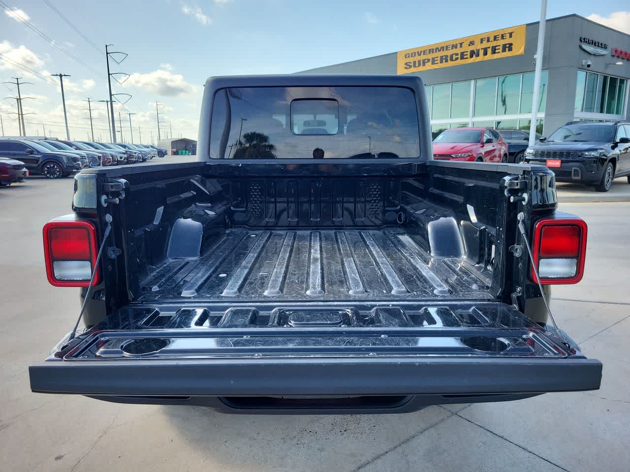 Thumbnail: 2023 Jeep Gladiator - 27