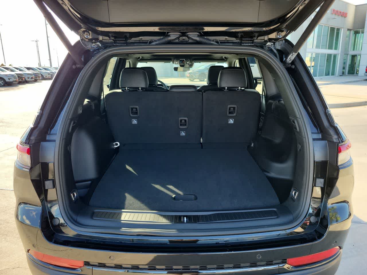 Thumbnail: 2025 Jeep Grand Cherokee - 27