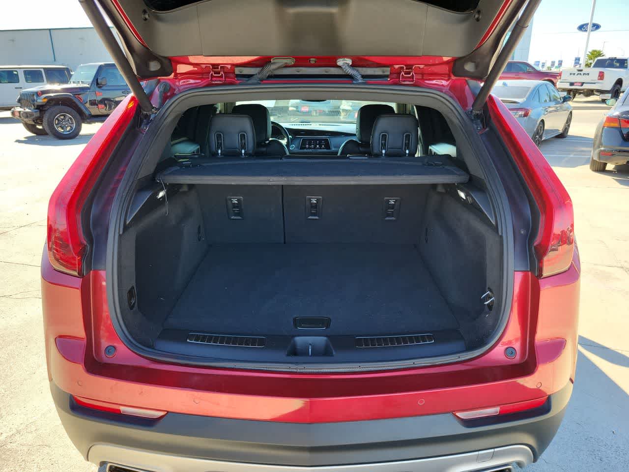 Thumbnail: 2023 Cadillac XT4 - 27