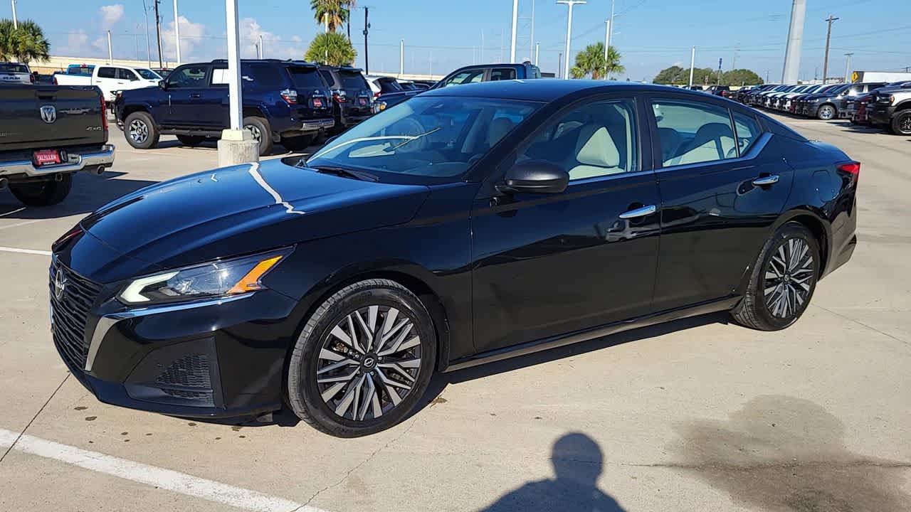 2024 Nissan Altima 2.5 SV photo 4