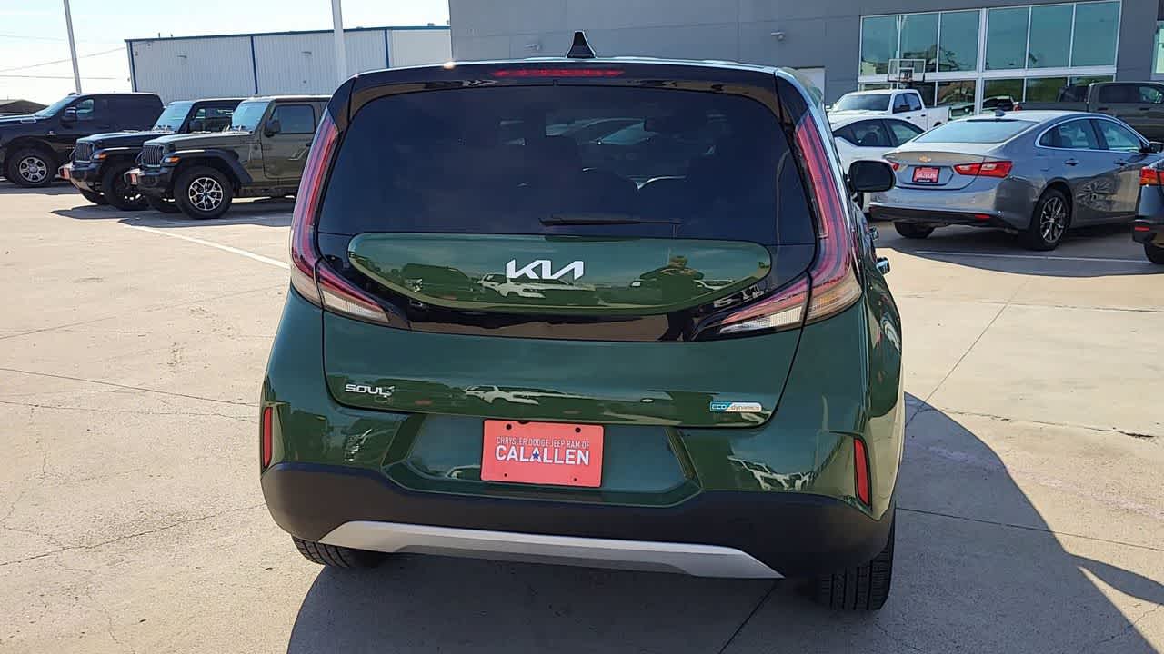 Thumbnail: 2023 Kia Soul - 7