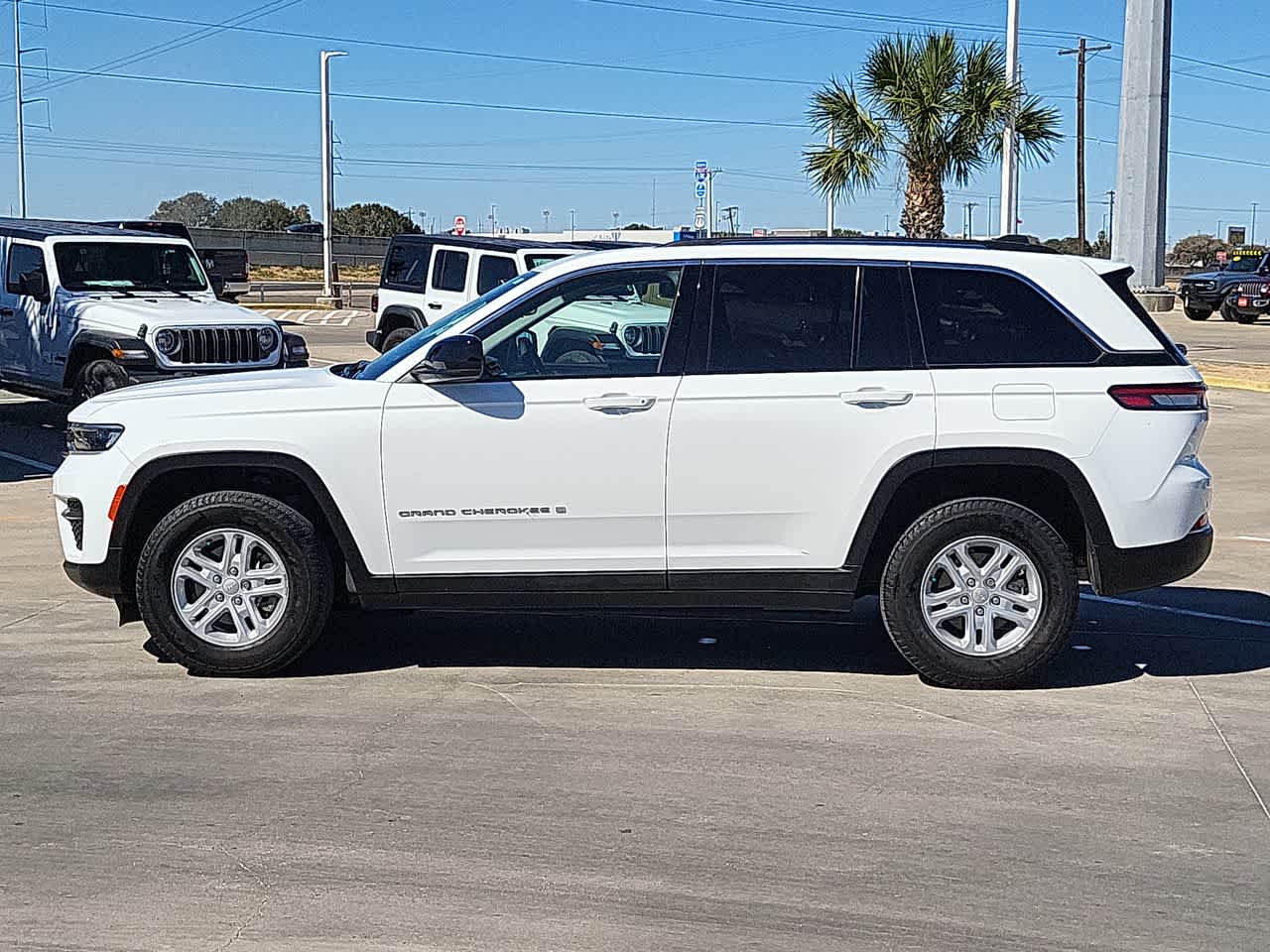 Thumbnail: 2023 Jeep Grand Cherokee - 11