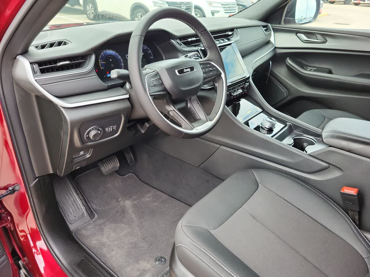 Thumbnail: 2025 Jeep Grand Cherokee - 10