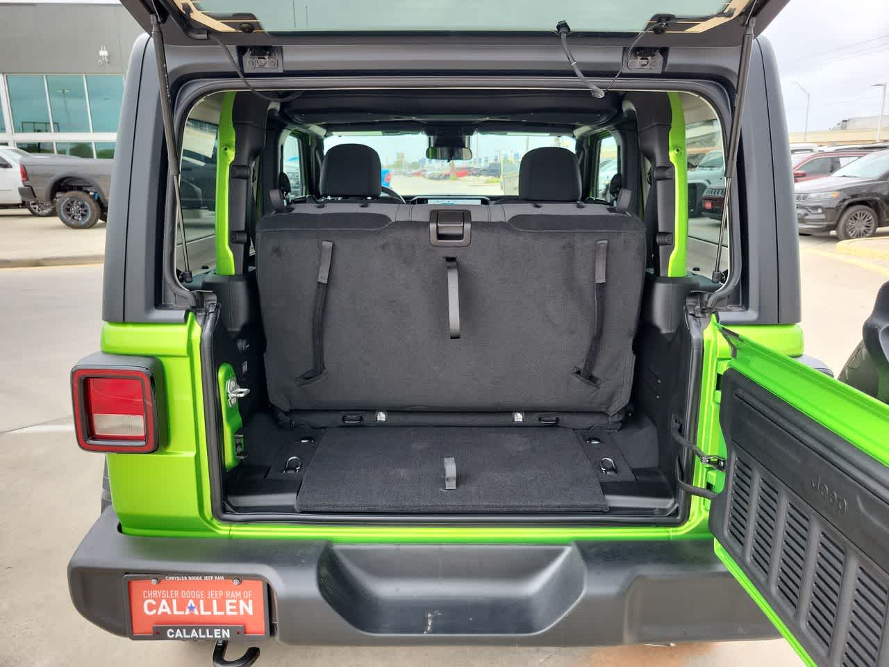 Thumbnail: 2025 Jeep Wrangler - 27