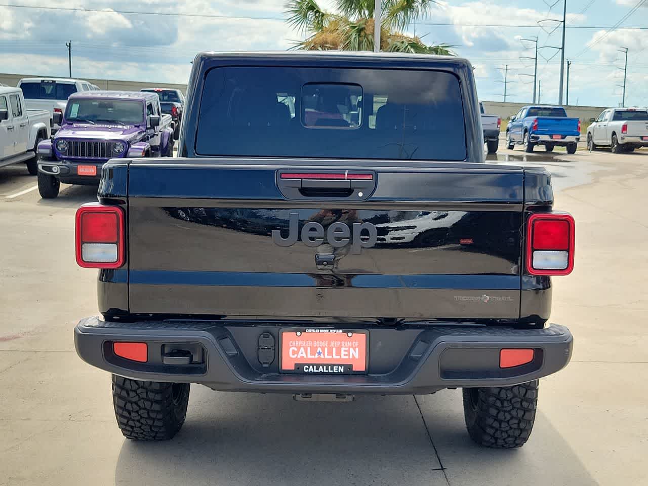Thumbnail: 2026 Jeep Gladiator - 13
