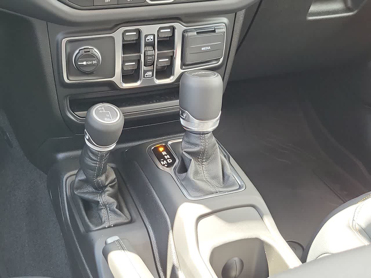 Thumbnail: 2025 Jeep Gladiator - 25