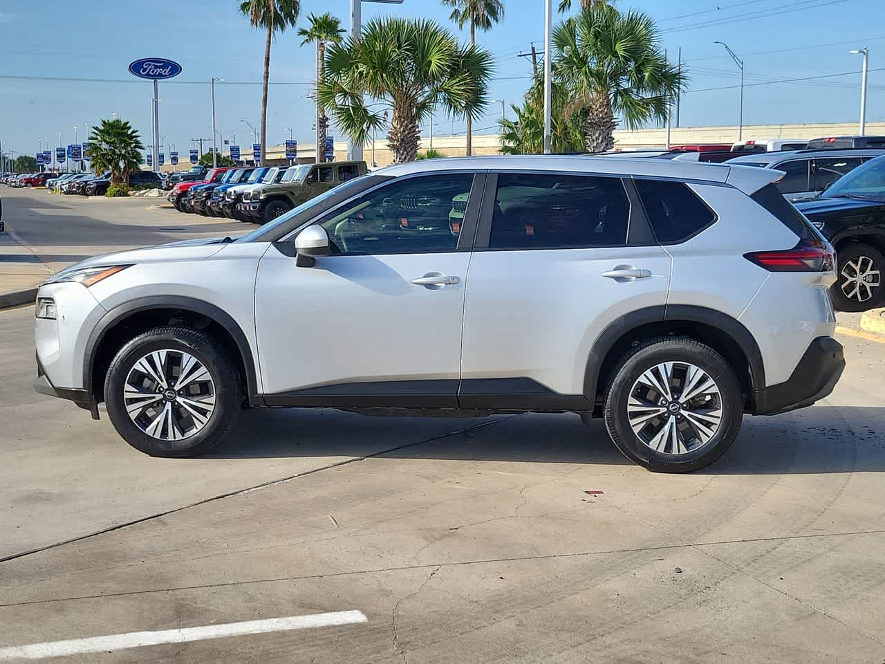 Thumbnail: 2023 Nissan Rogue - 11