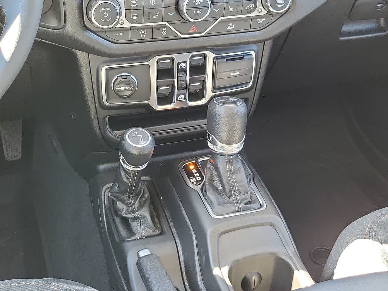 Thumbnail: 2026 Jeep Gladiator - 25