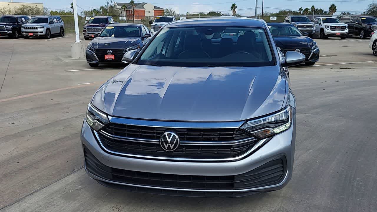 Thumbnail: 2024 Volkswagen Jetta - 3