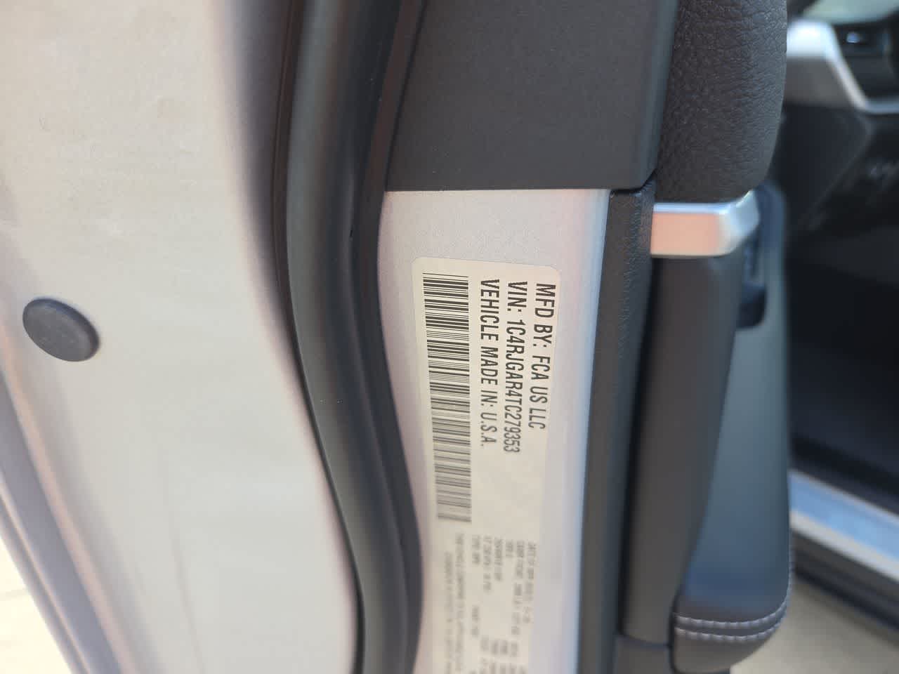 Thumbnail: 2026 Jeep Grand Cherokee - 28