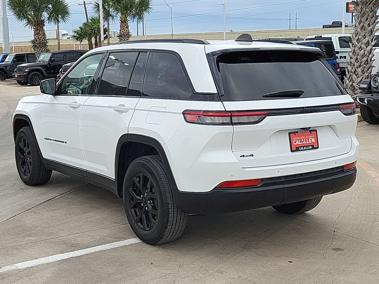 Thumbnail: 2024 Jeep Grand Cherokee - 12