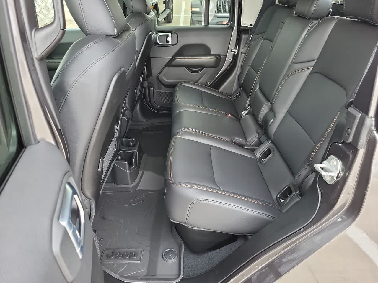 Thumbnail: 2026 Jeep Gladiator - 21