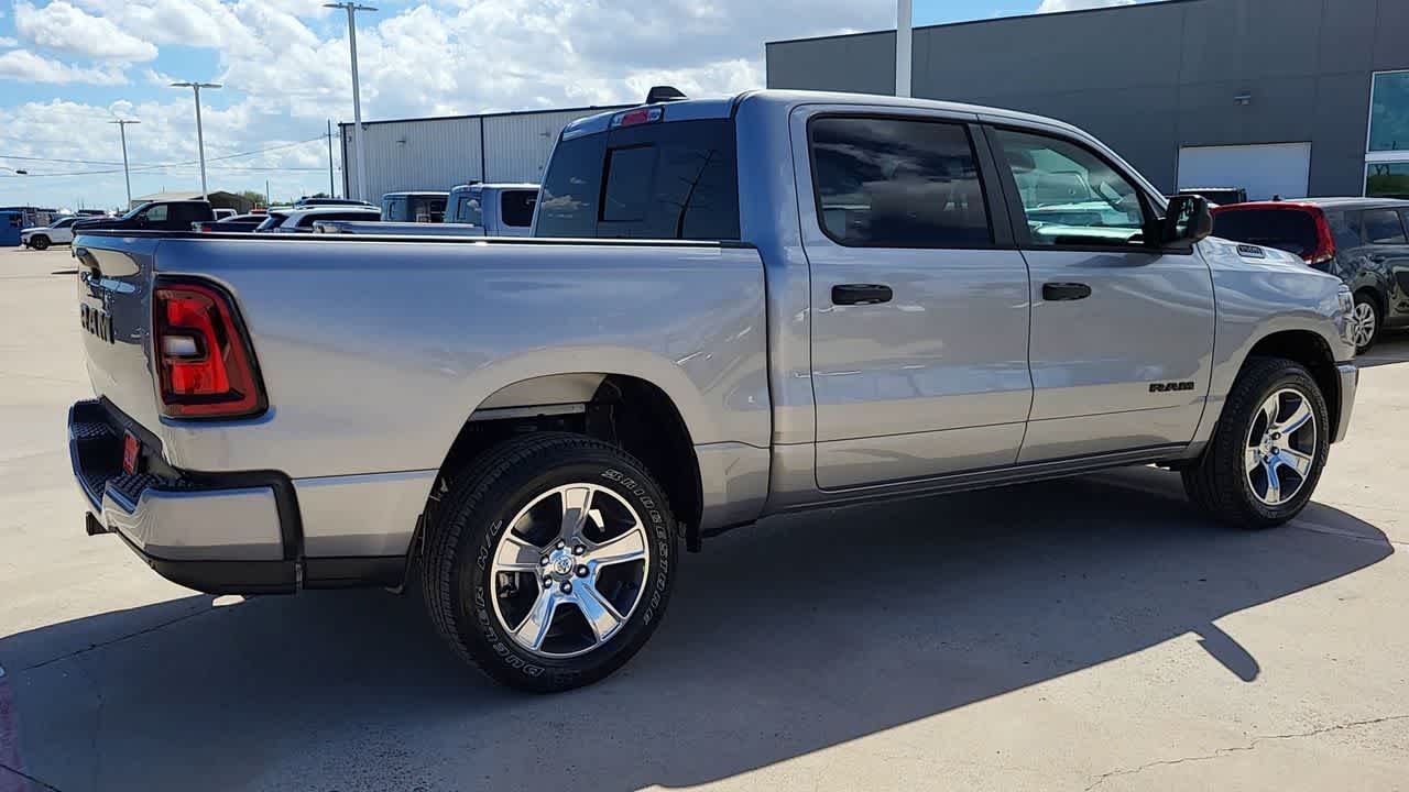 Thumbnail: 2025 RAM 1500 - 8