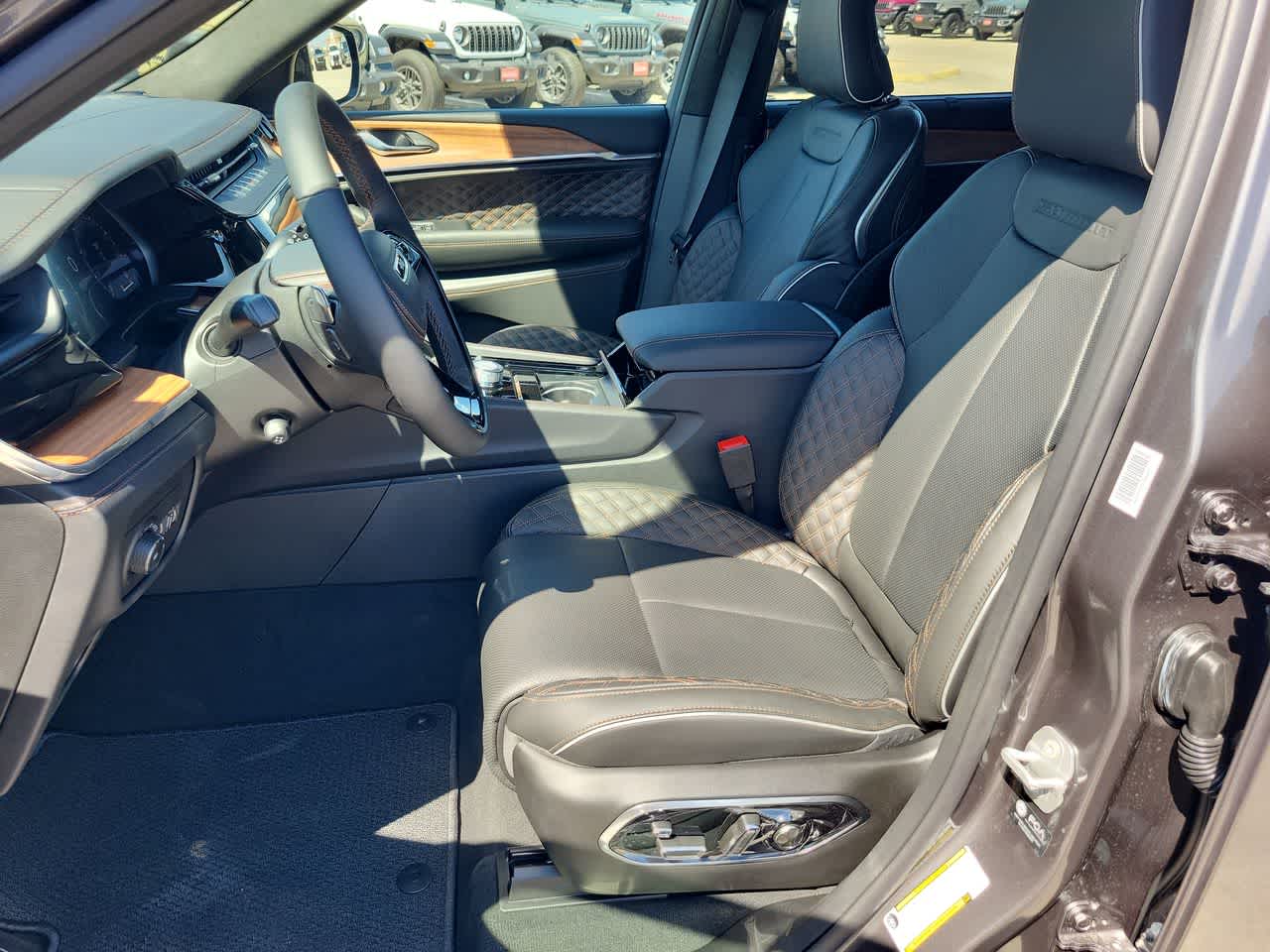 Thumbnail: 2026 Jeep Grand Cherokee - 19