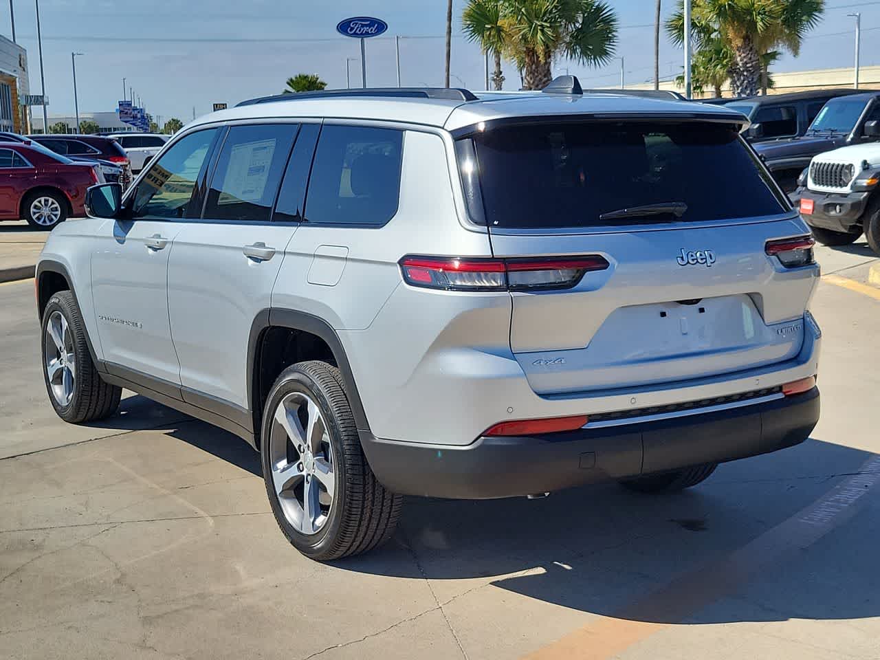 Thumbnail: 2026 Jeep Grand Cherokee - 12