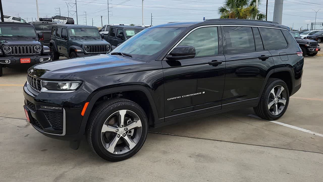 Thumbnail: 2026 Jeep Grand Cherokee - 4