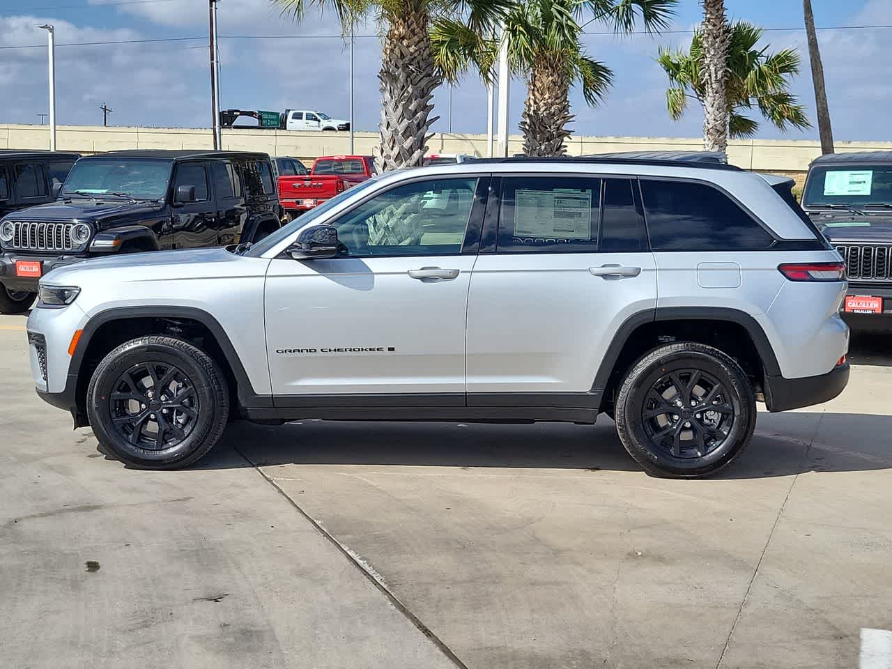 Thumbnail: 2026 Jeep Grand Cherokee - 11