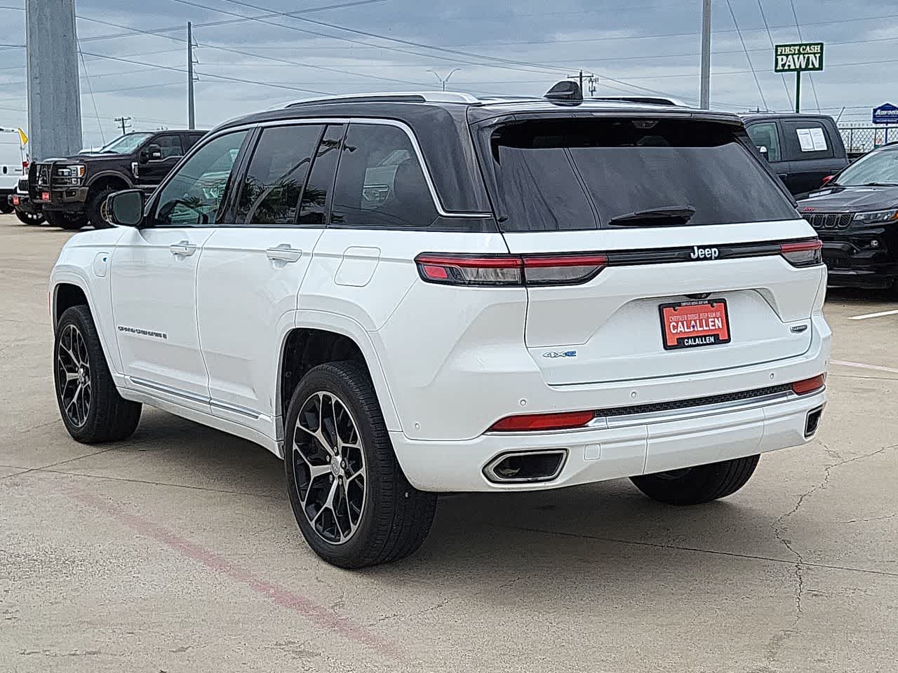 Thumbnail: 2022 Jeep Grand Cherokee - 12