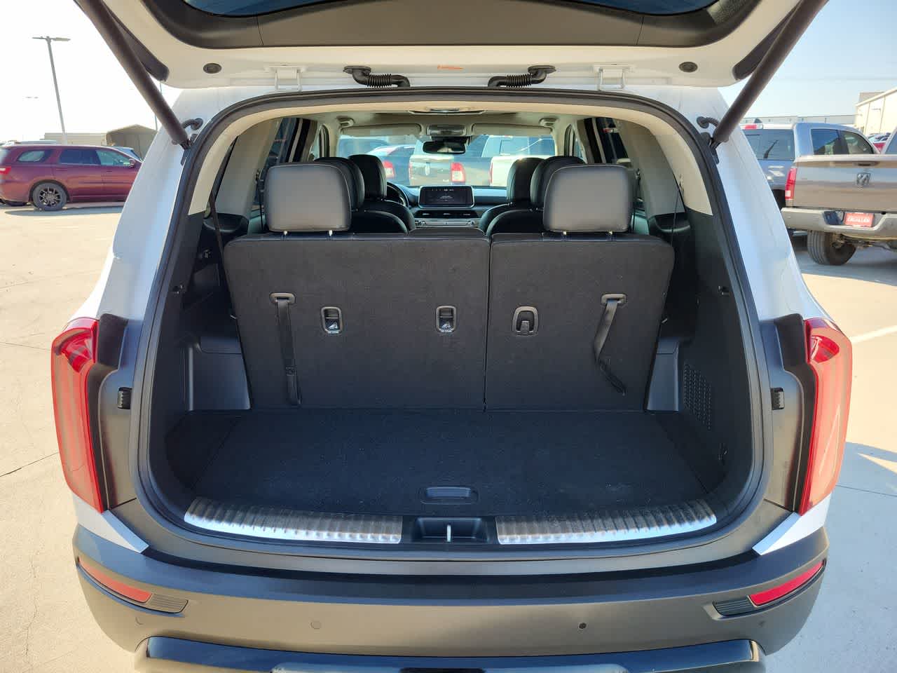 Thumbnail: 2021 Kia Telluride - 27