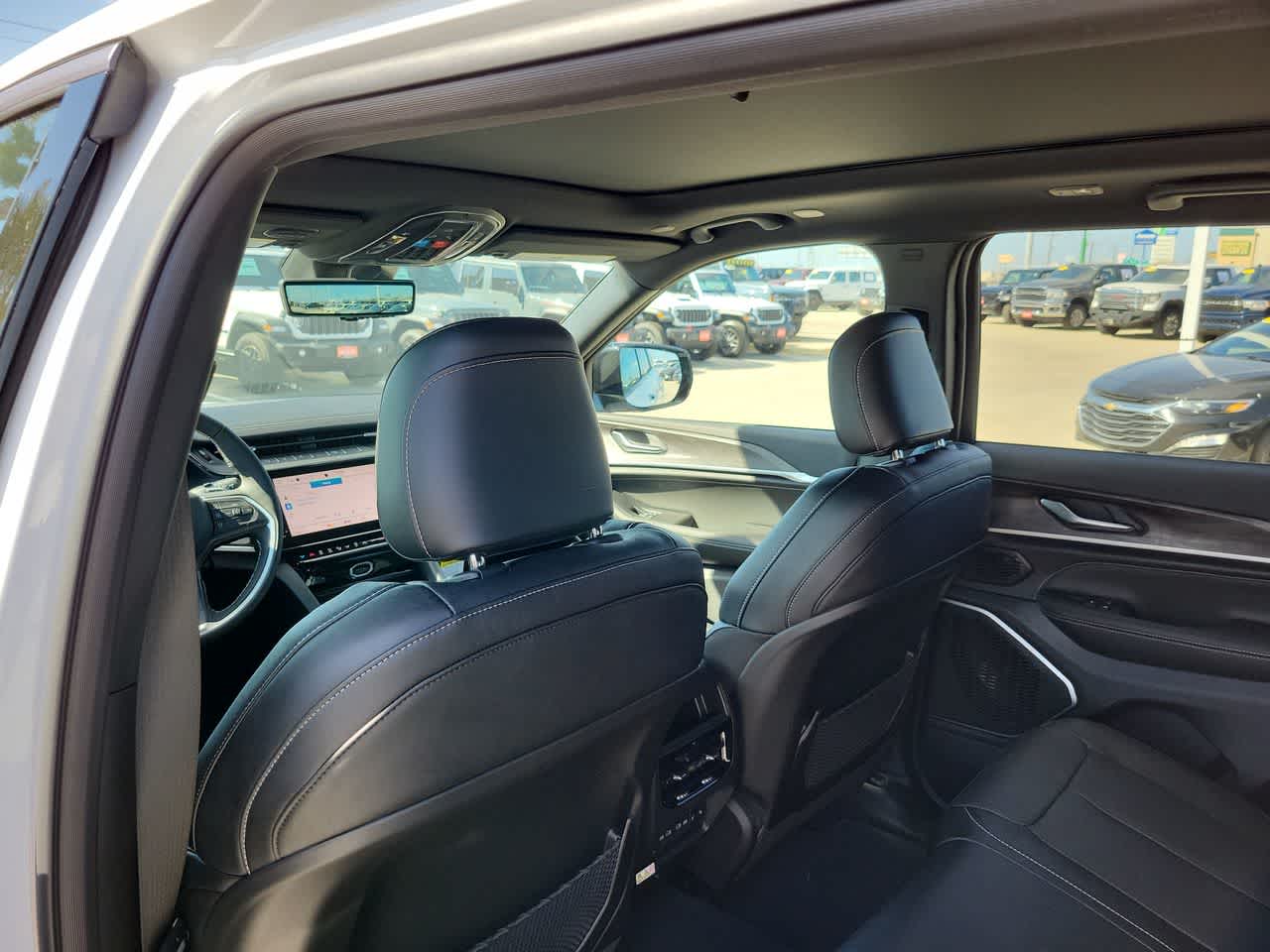 Thumbnail: 2026 Jeep Grand Cherokee - 20