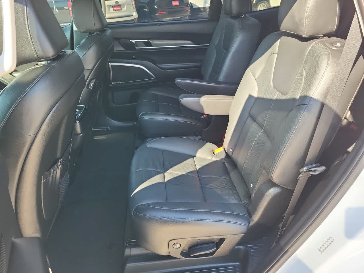 Thumbnail: 2021 Kia Telluride - 21