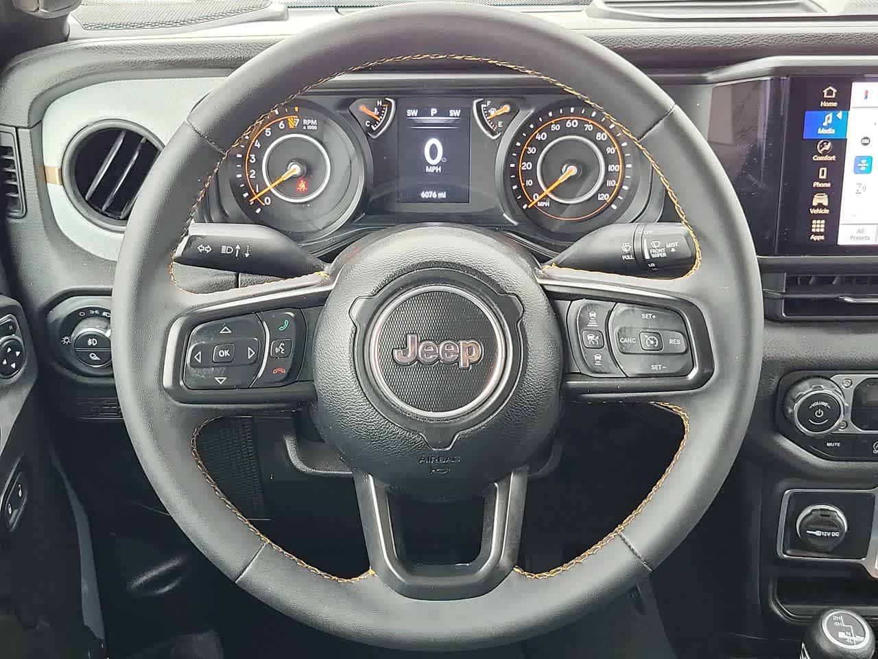 Thumbnail: 2025 Jeep Gladiator - 23