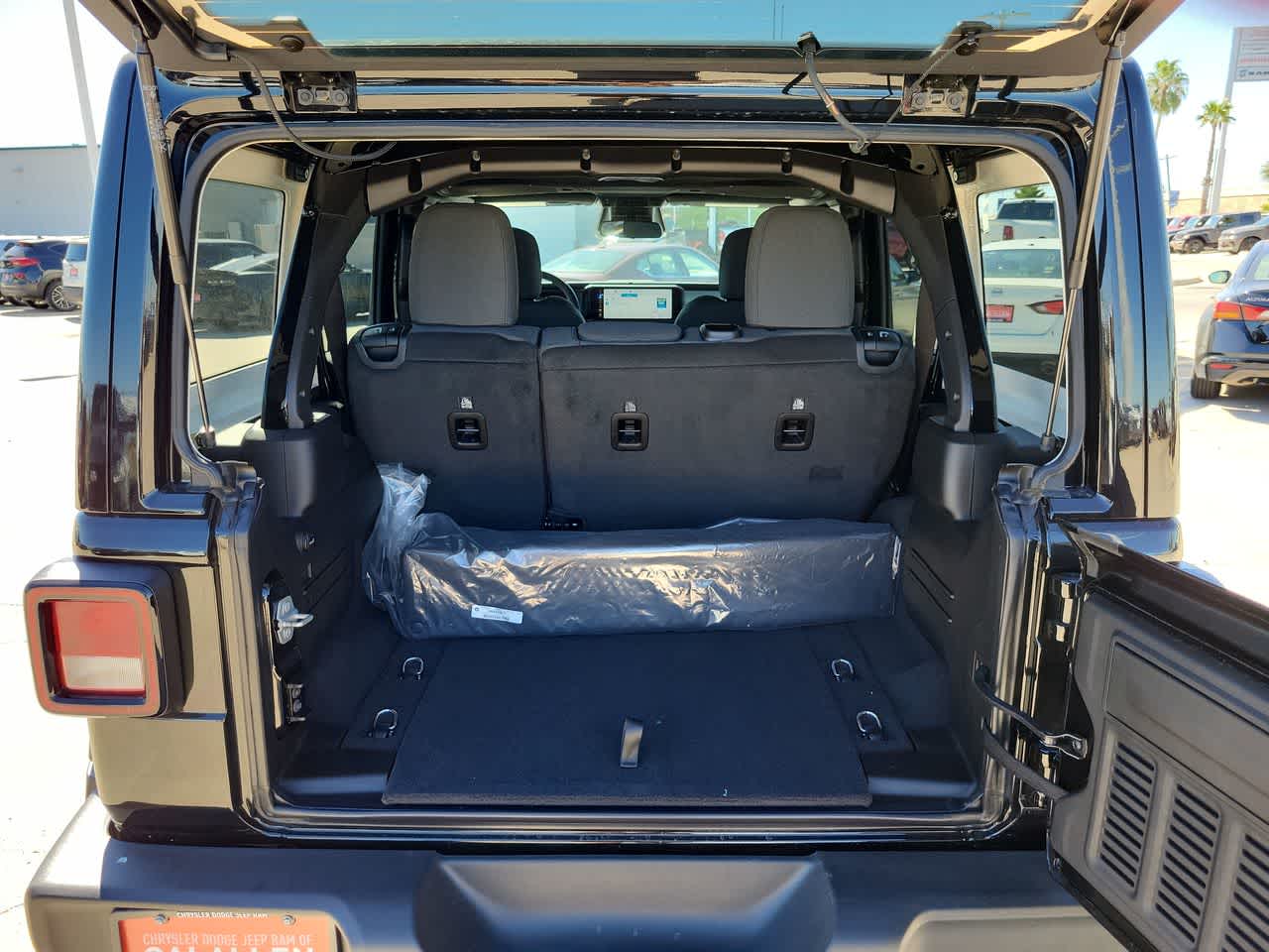 Thumbnail: 2026 Jeep Wrangler - 27