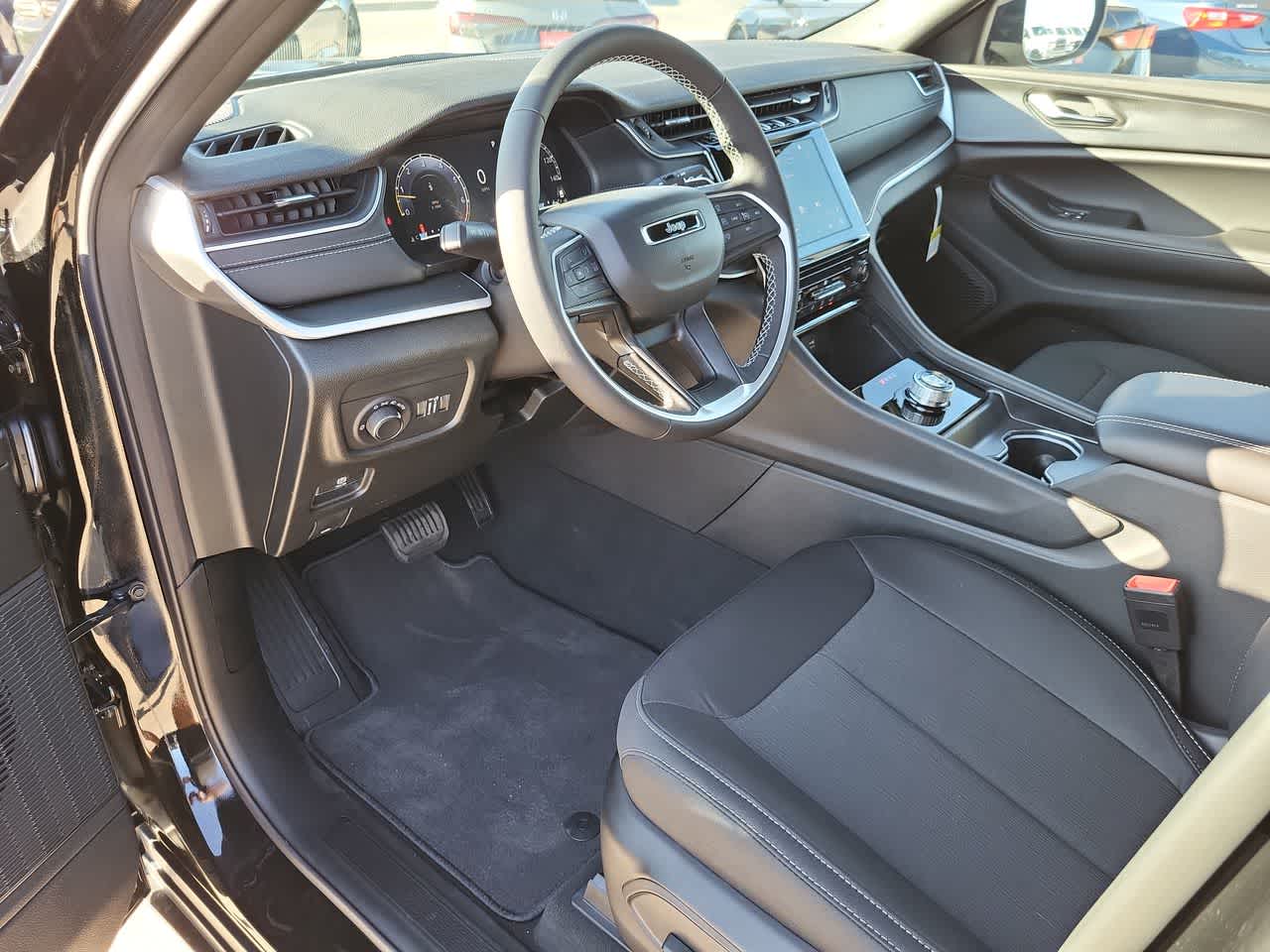 Thumbnail: 2025 Jeep Grand Cherokee - 10