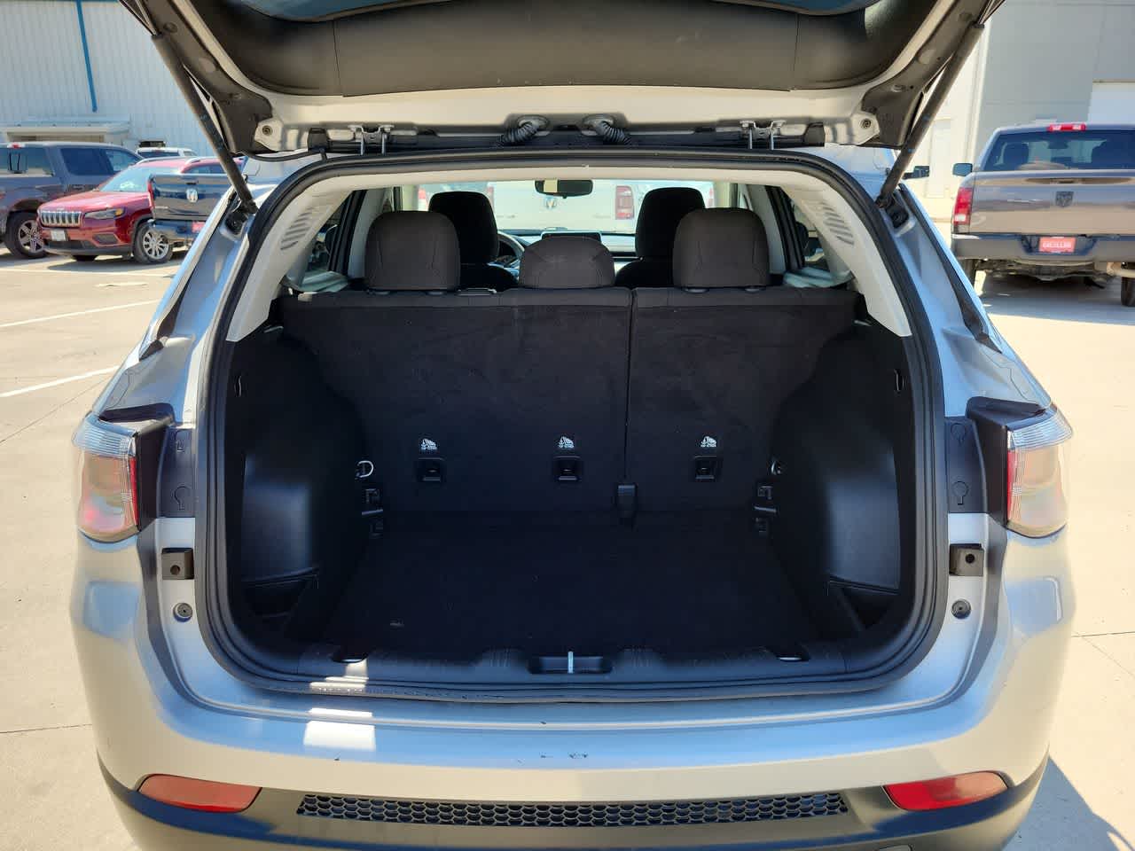 Thumbnail: 2022 Jeep Compass - 27