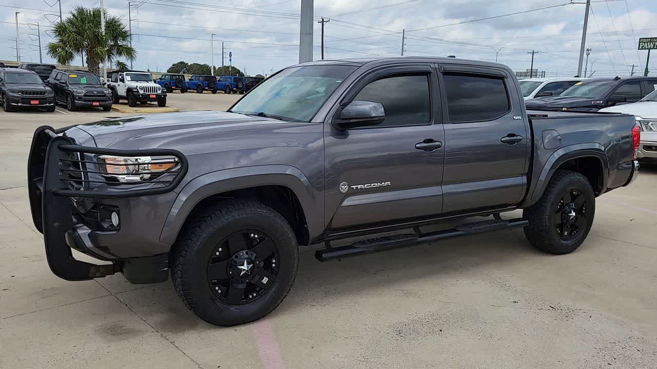 2017 Toyota Tacoma SR5 TRD Sport photo 4