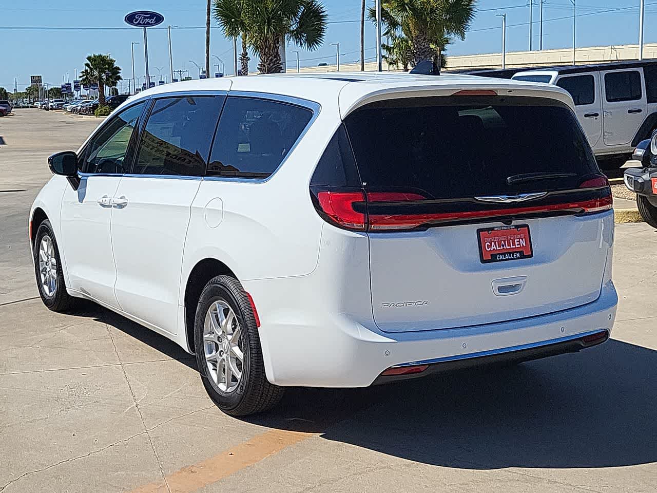 Thumbnail: 2026 Chrysler Pacifica - 12