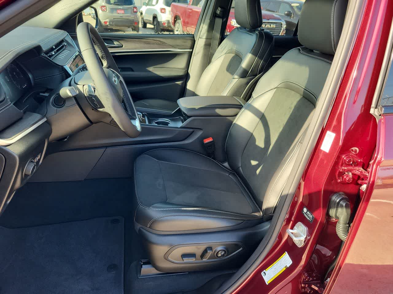 Thumbnail: 2026 Jeep Grand Cherokee - 19