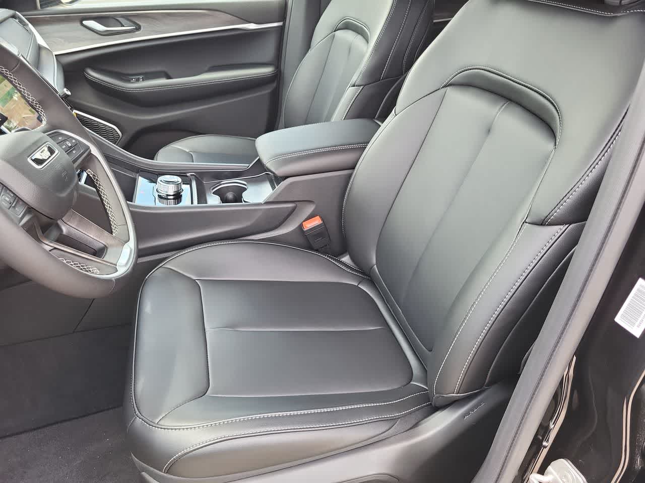 Thumbnail: 2026 Jeep Grand Cherokee - 18