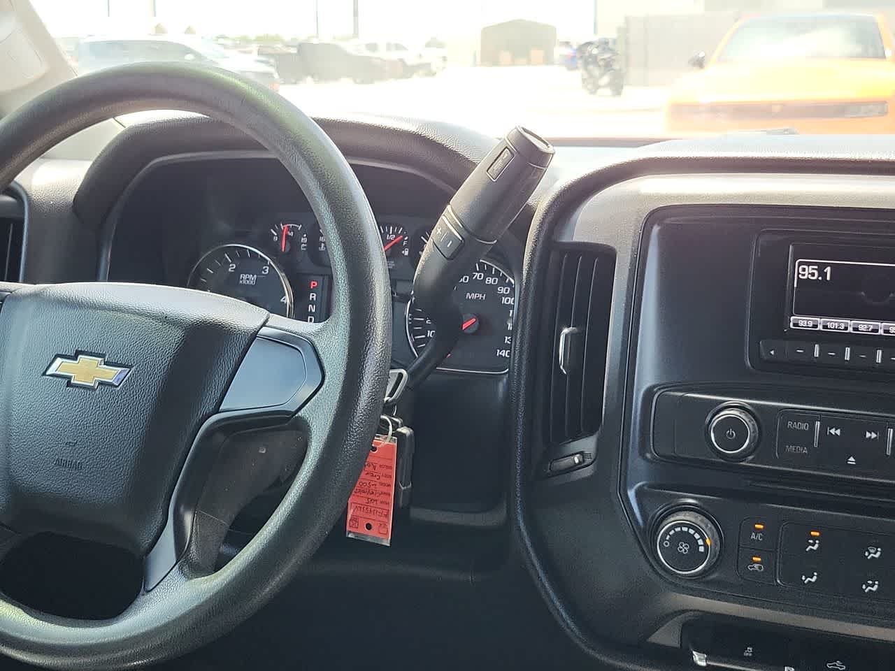 Thumbnail: 2015 Chevrolet Silverado 2500 - 25