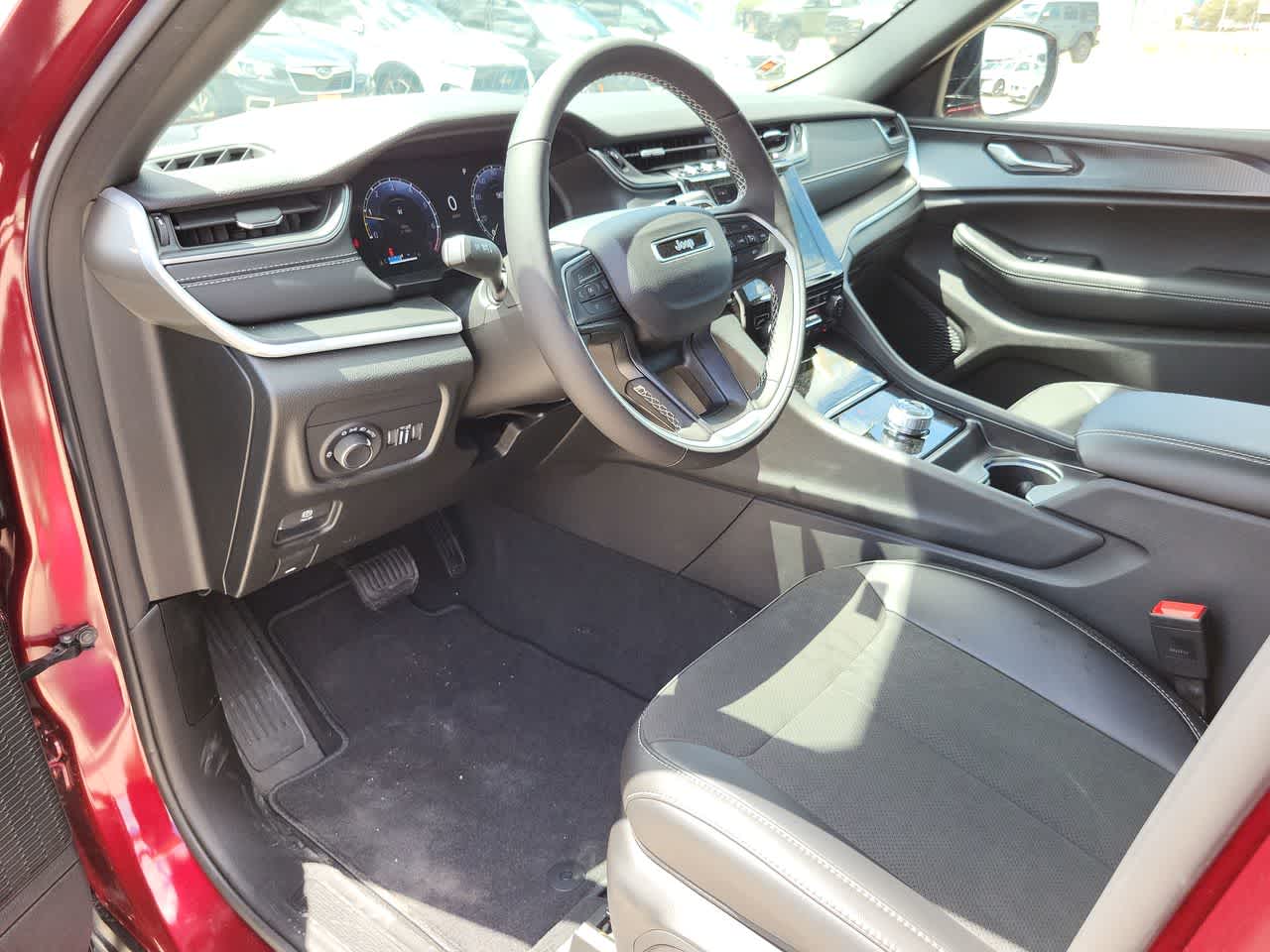 Thumbnail: 2025 Jeep Grand Cherokee - 10