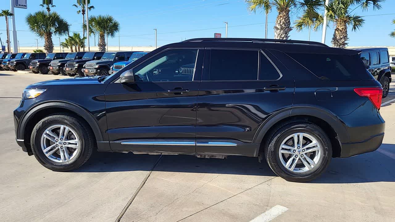 Thumbnail: 2022 Ford Explorer - 5