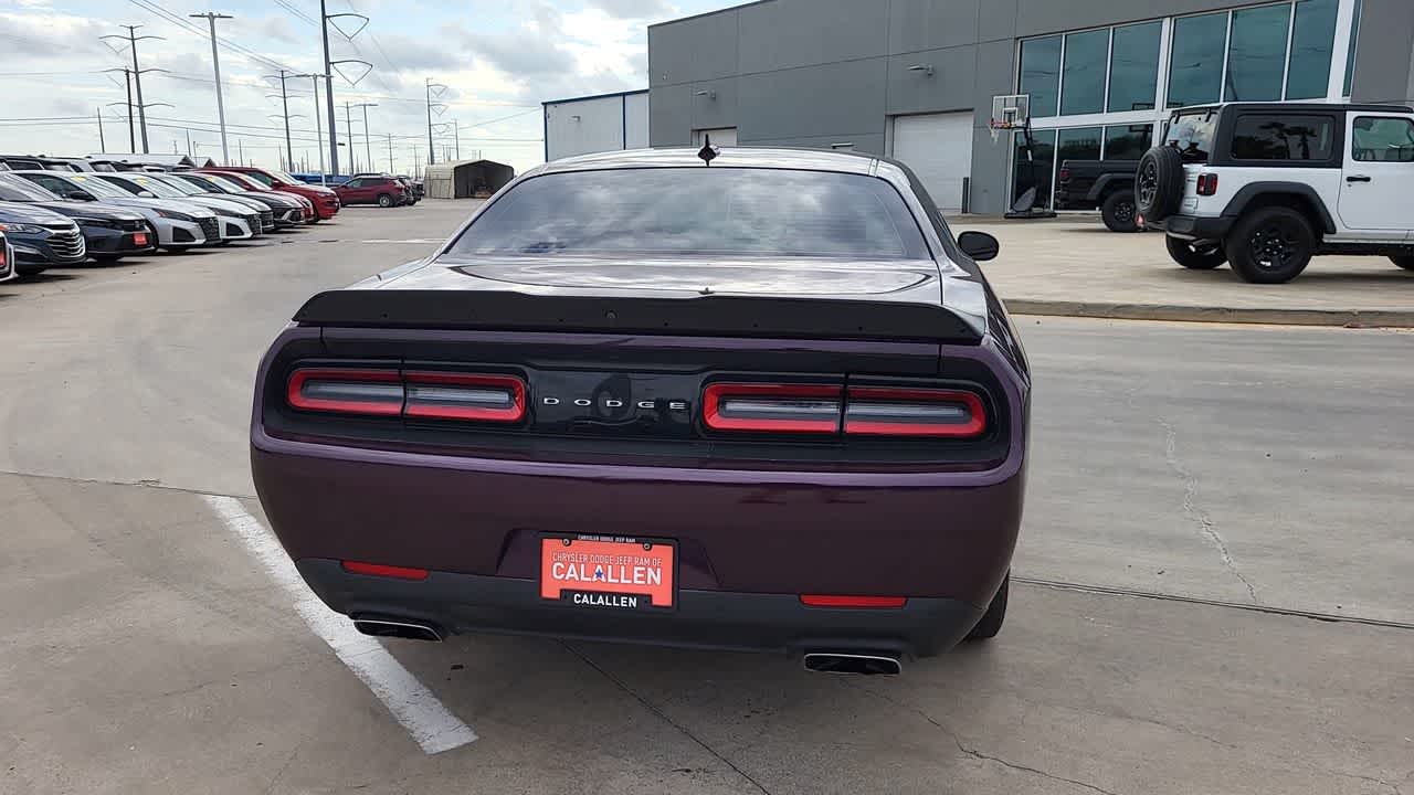 Thumbnail: 2022 Dodge Challenger - 7