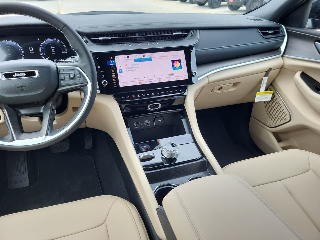 Thumbnail: 2026 Jeep Grand Cherokee - 24